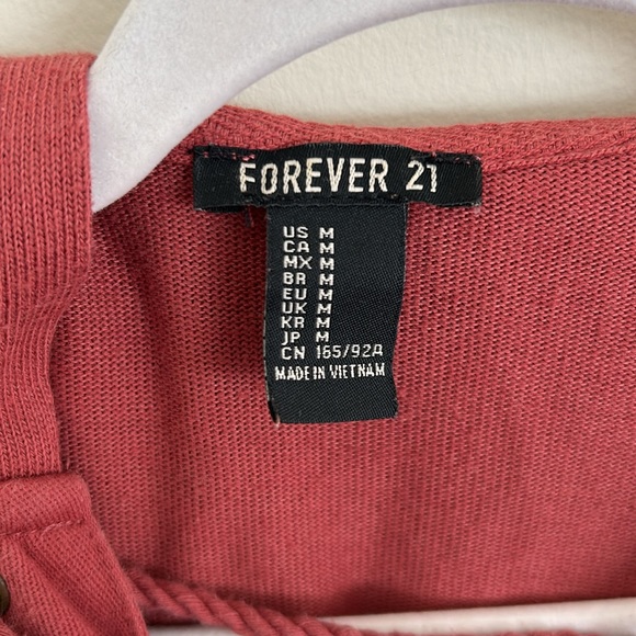 Forever 21 Burgundy/Red throw over light hoodie w/ front pocket - Picture 2 of 2